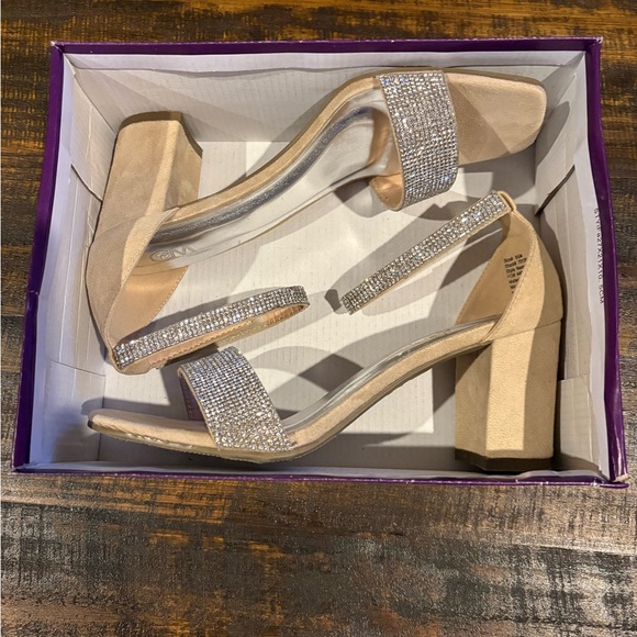 Chelsea Moreland Rhinestone Block Heel - Picture 7 of 7